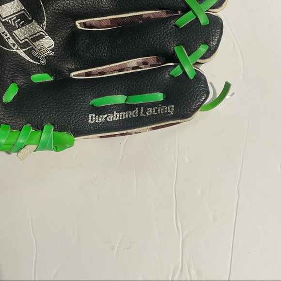 Kids Youth Franklin Baseball Mitt Code 22845-9 1/2” Digi-camo Durabond Lacing - Picture 5 of 7